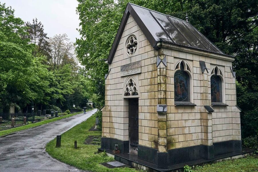 Melaten Friedhof: Guided tour with all senses - Where to meet on Aachener Straße and how the tour starts smoothly