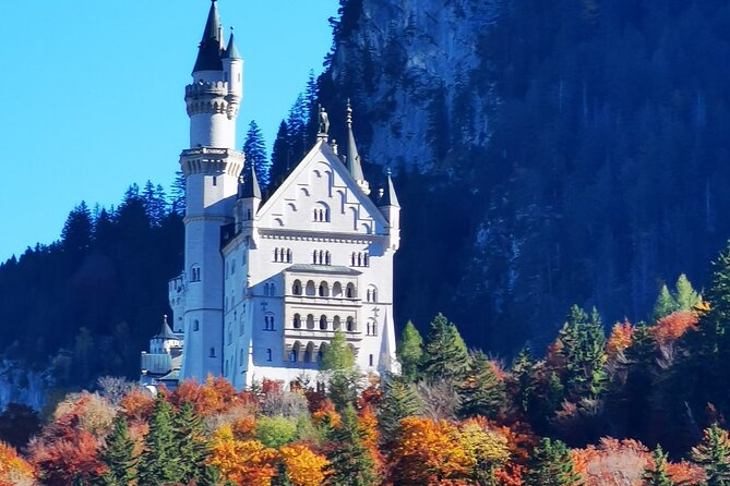 Mike's Neuschwanstein & Linderhof Private Tour from Munich - 8:00 am Pickup and the Private Van Pace (Without the Big-Bus Chaos)