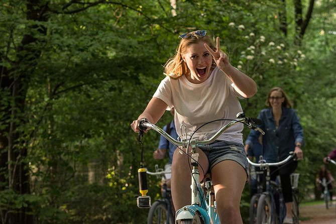 Mini Classic Bike Tour @ 4pm incl. Beer Garden & Surfers 2,5 hrs - Key highlights you will feel from the start