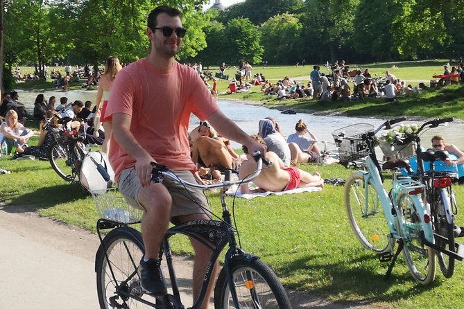 Mini Classic Bike Tour @ 4pm incl. Beer Garden & Surfers 2,5 hrs - Munich Mini Classic at 4pm, a smart timing choice
