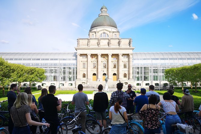 Mini Classic Bike Tour @ 4pm incl. Beer Garden & Surfers 2,5 hrs - Old Town squares to the palace zone, a loop that teaches by contrast