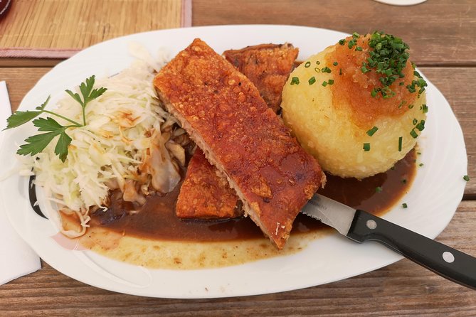 Mini Classic Bike Tour @ 4pm incl. Beer Garden & Surfers 2,5 hrs - English Garden and Chinesischen Turm, the part many people remember