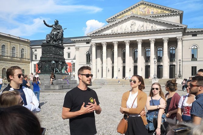 Mini Classic Bike Tour @ 4pm incl. Beer Garden & Surfers 2,5 hrs - Haus der Kunst and Isartor, finishing with architecture and medieval edges