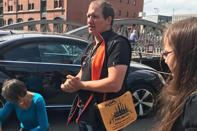 Mister X Hamburg 2h city tour, hunting & games for all ages - The Hunt System: How WhatsApp, Live Tracking, and Photo Points Work