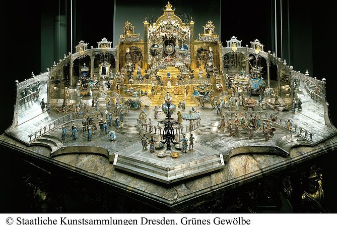 Module 2: Castle tour with new green vaults, parade rooms and much more - New Green Vault (Grünes Gewölbe): More Than Glitter