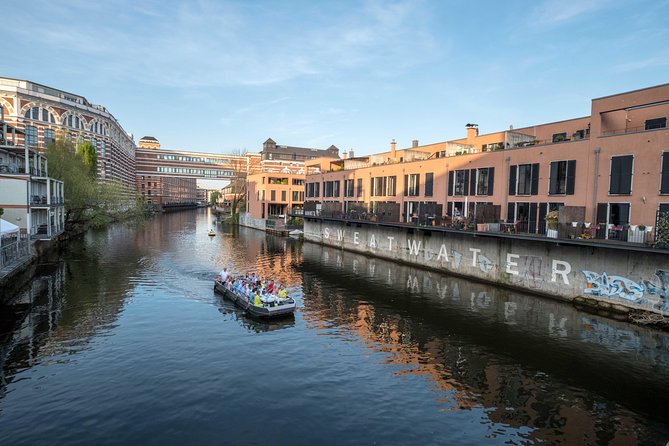 Motorboat tour ''Little Venice Tour'' Gustav - Baedeker villa views: Leipzig’s famous families from the waterfront