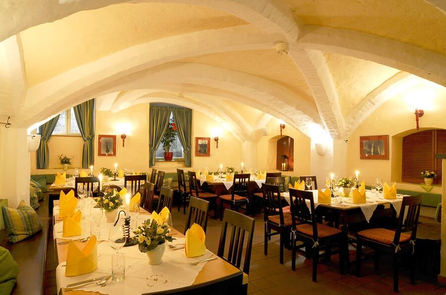 Munich: 3-Hour Culinary Nightwatch Tour - Salvatorkirche and the Theatine Church Stories You Will Remember