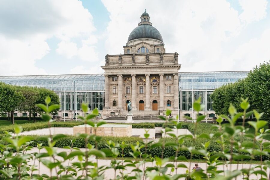 Munich 3-Hour Guided Bike Tour - Bikes, pace, and why the guides make the difference