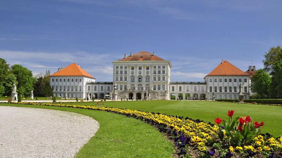 Munich: City Pass 45+ Top Attractions and Public Transport - Hop-on hop-off Express Circle: your one-hour planning tool