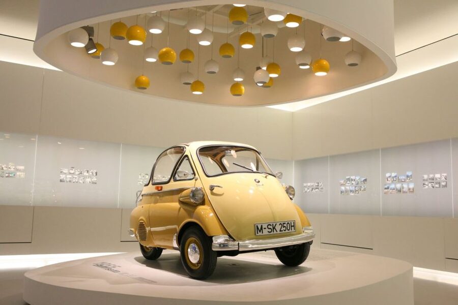 Munich: City Pass 45+ Top Attractions and Public Transport - Castles and gardens: Nymphenburg Palace and Schleissheim