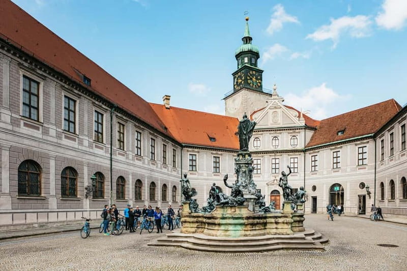 Munich: Classic Guided City Tour by Bike (English Tour Only) - How the tour runs, in plain terms