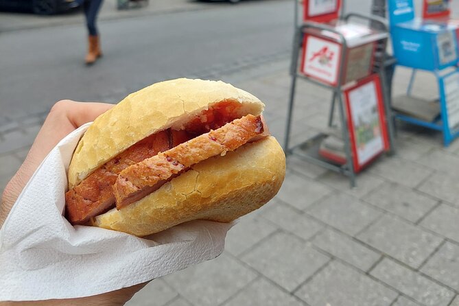 Munich Food Tour with Full Meal & Drinks by Do Eat Better - Pacing and group flow in Munich center