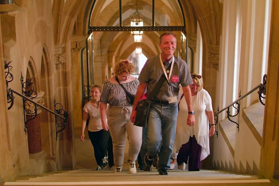 Munich: Guided Tour of the historic Town Hall on Marienplatz - The facade stories: historical figures you’ll actually recognize later