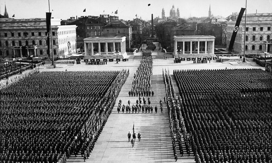 Munich: Historical Walking Tour on the Rise of Hitler - What you get besides the walking: local recommendations