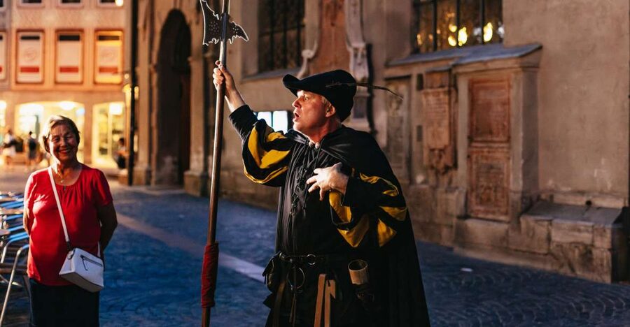 Munich: Middle Ages Tour with Night Watchman - Start at Rathaus Apotheke, and get your bearings with Wolfram