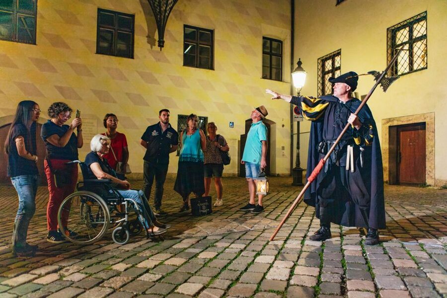 Munich: Middle Ages Tour with Night Watchman - Metzgerzeile and the case of the bad bakers