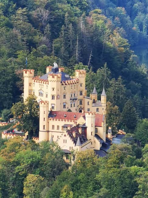 Munich: Neuschwanstein Castle by Bus with Alpine Bike Ride - Hohenschwangau and the Bigger Ludwig II Story