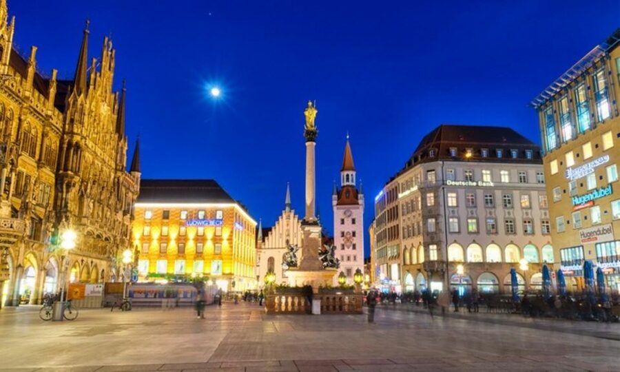 Munich: Night Watchman Torch Tour in German - What you learn from the night watchman job, gates, and the striking hour