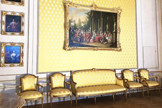 Munich Nymphenburg Palace & Carriage Museum Fast-Track Tour - The palace approach: how Nymphenburg starts off better than you expect