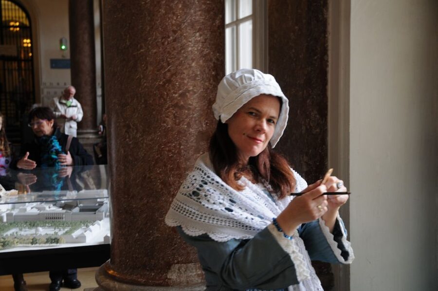 Munich: Nymphenburg Palace OR Residenz Guided Tour - Amalienburg and Pagodenburg pavilions: the fun break from the main palace