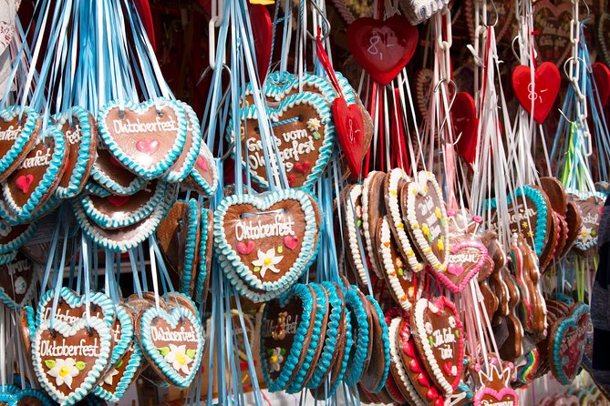 Munich Oktoberfest Tour with Beer Hall Table Reservations - Food and beer included: how to make the most of 2 liters