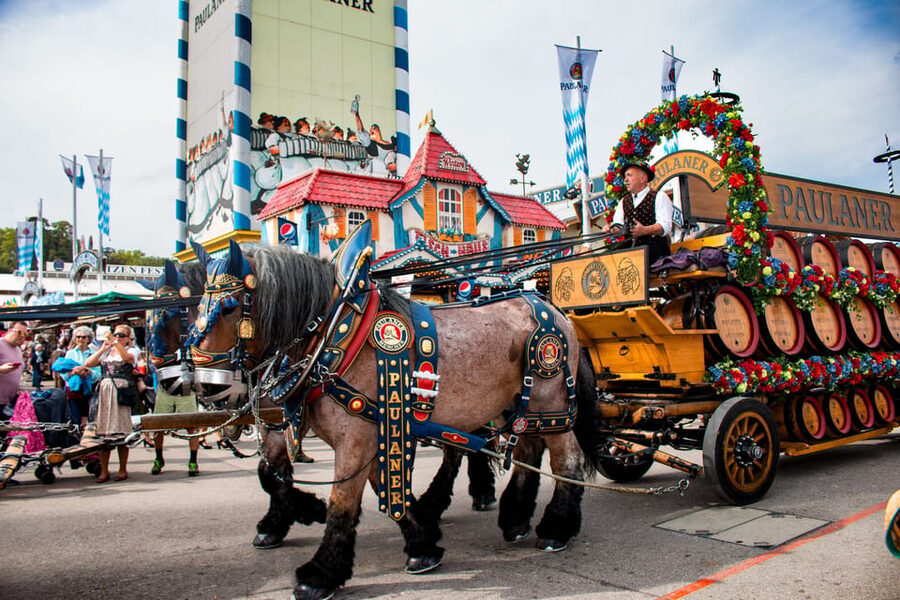Munich: Oktoberfest Tour with Tent Reservation, Food & Beer - Practical details that help you enjoy Oktoberfest more
