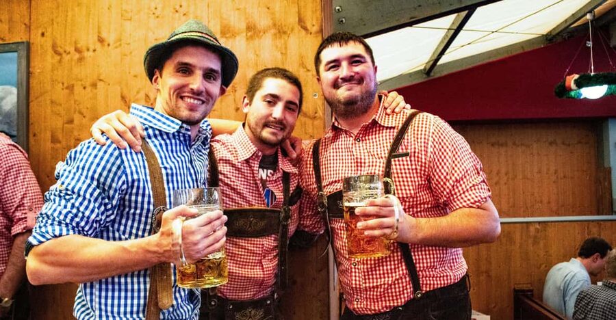 Munich: Oktoberfest Tour with Tent Reservation, Food & Beer - Why reserved Oktoberfest tent seats make this tour worth it