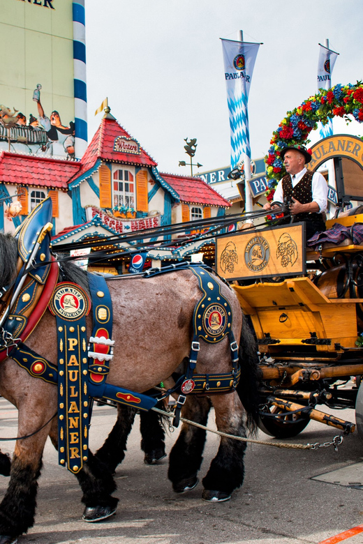 Munich: Oktoberfest Tour with Tent Reservation, Food & Beer - Meeting at Karlsplatz: how the start keeps you from wasting time