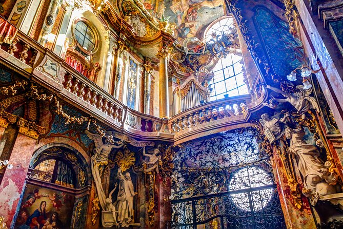 Munich: Old Town Highlights Private Walking Tour - Residenz Museum and Treasury, the 6-hour reason to choose this tour