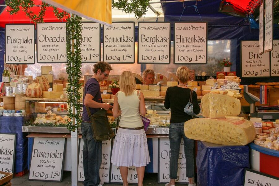 Munich: Old Town & Viktualienmarkt City Walk in German - Who this Munich city walk is for
