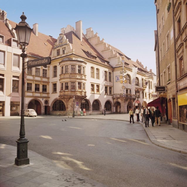 Munich: Private or Group Third Reich and WWII Walking Tour - Königsplatz and the remaining monuments of the regime