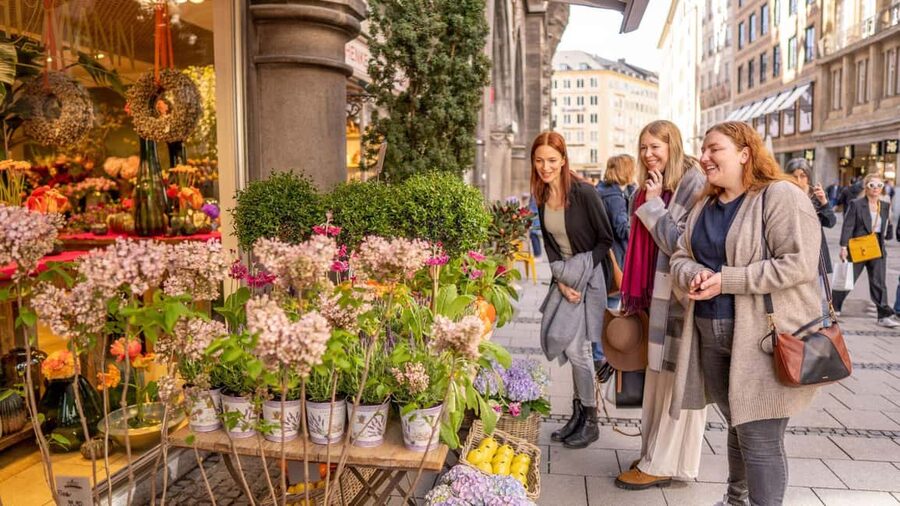 Munich: Private Personalized Walking Tour with a Local Host - Marienplatz: where Munich starts to make sense