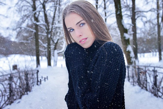 Munich Private Photo Session with Award-Winning Pro - If you hit Munich’s Christmas market season, you can get those lights too