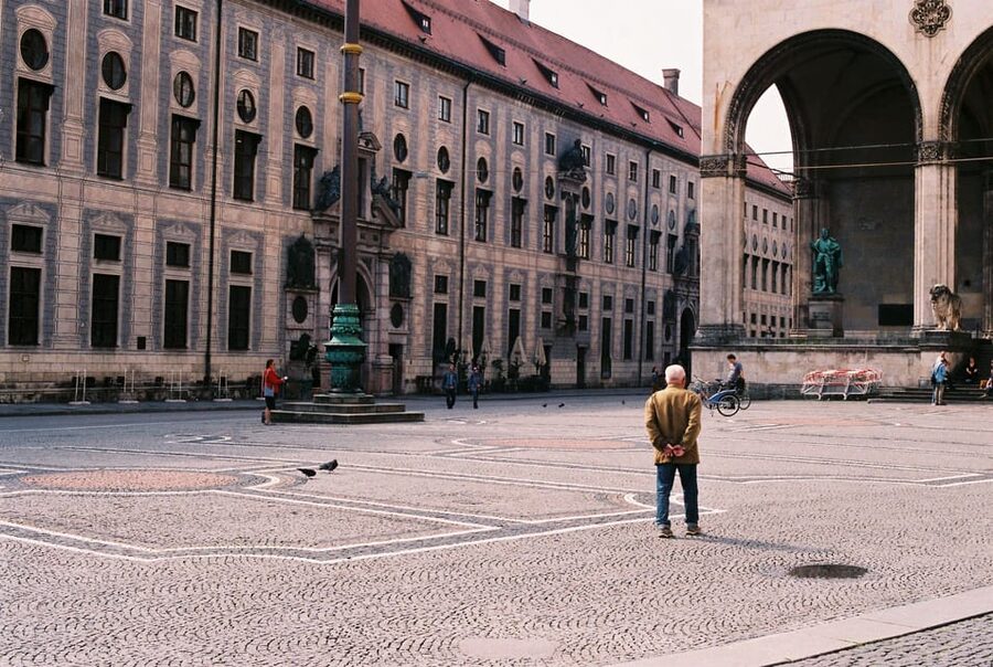 Munich Private Walking Tour with the BMW Museum and BMW Welt - Ludwig I and Lola Montez, Ludwig II, and Eva Braun: The human side of Munich legends