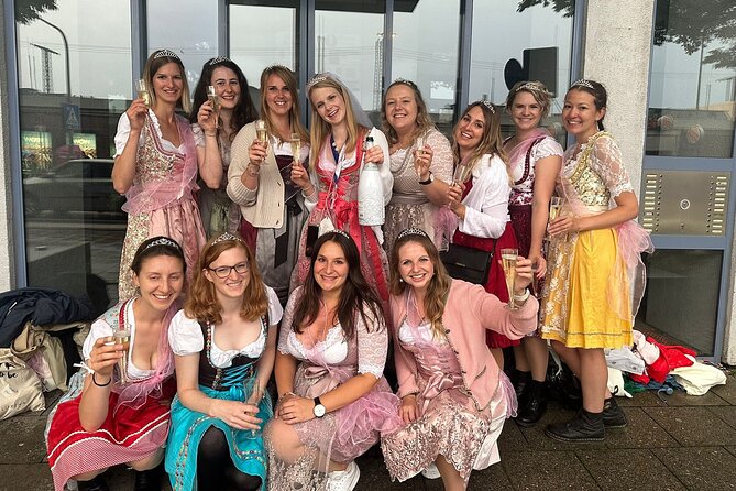 Munich PubCrawl: 4 Venues, Welcome Shots + Club Entry - What the best reviews highlight (and what to watch)