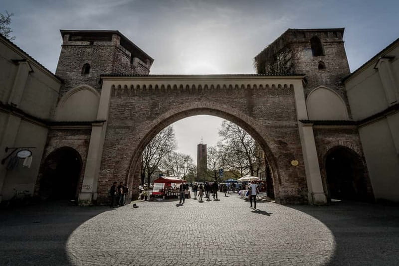 Munich: Raven Black Witches and Executioners Walking Tour - Hofstatt and the cast of characters who lived on the fringe
