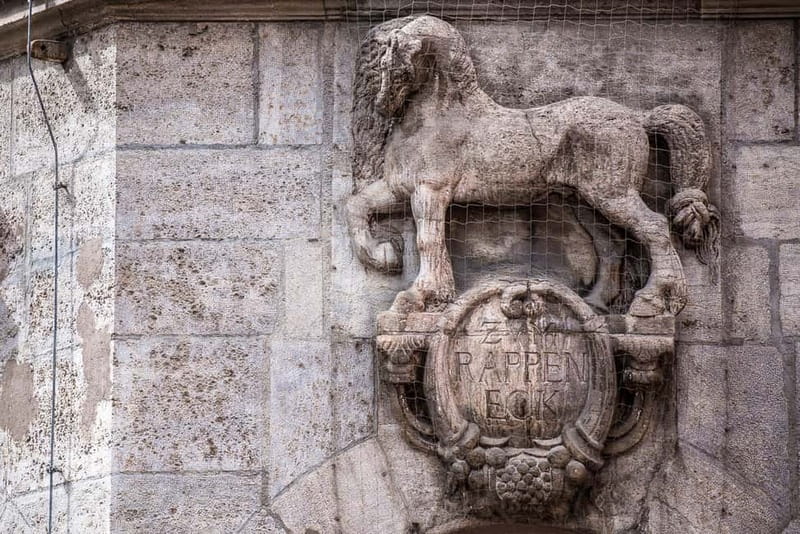 Munich: Raven Black Witches and Executioners Walking Tour - German language tour: your best strategy for understanding