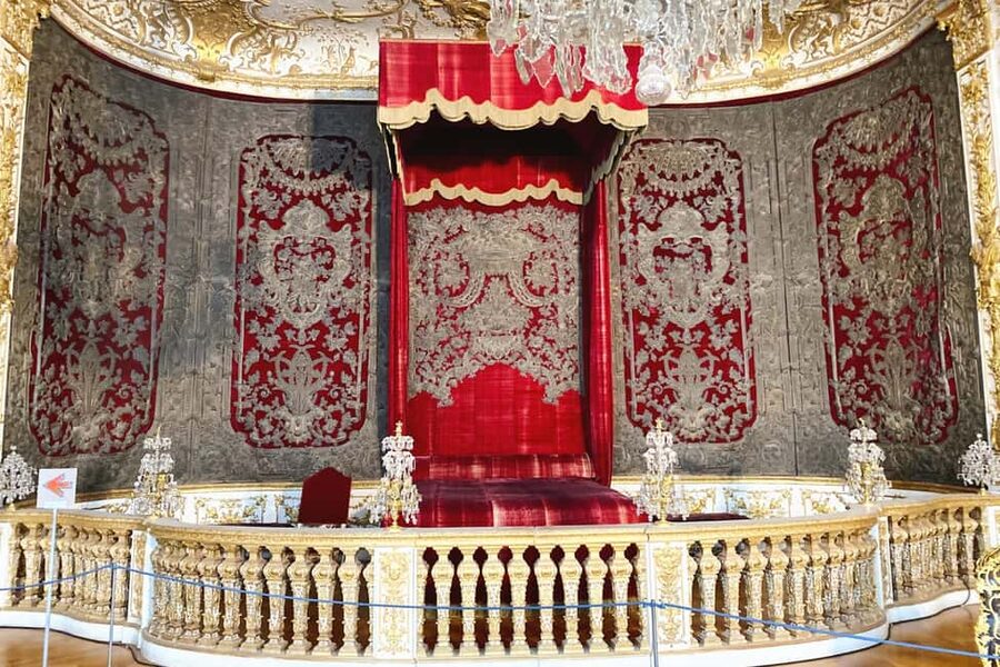 Munich: Residenz Museum Tickets and 2,5-hour Guided Tour - Price and value: is $56 a good deal for this palace sprint?