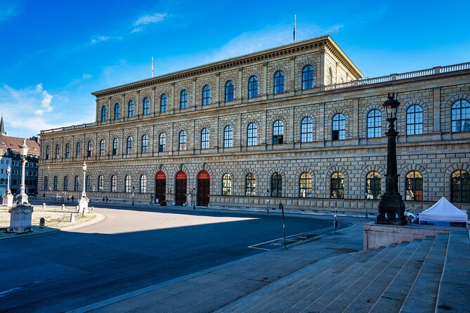 Munich Residenz Palace, Museum and Treasury Private Tour - Odeonsplatz, Feldherrnhalle, and the Beer Hall Putsch story