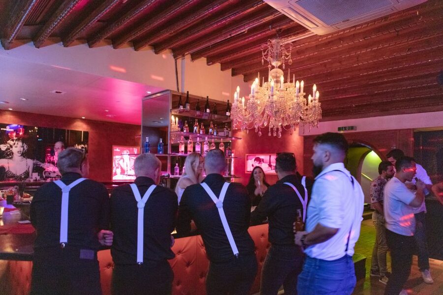 Munich's Original Pub Crawl - The Bar Crawl Plan: 2-3 City Bars With Shots and One Beer