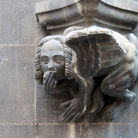 Munich: Spooky Tour of Old Town in German - Kreuzviertel and Promenade Square, posh scenery with unsettling tales