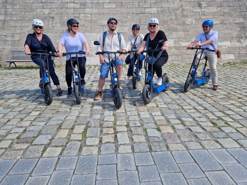 Munich: Top Sights Guided E-Scooter Tour - English Garden, Chinesischer Turm, and the Biergarten Atmosphere