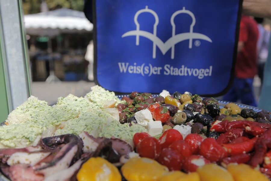 Munich: Viktualienmarkt Food Tasting Tour in German - Viktualienmarkt In Munich, Why This Market Tour Works