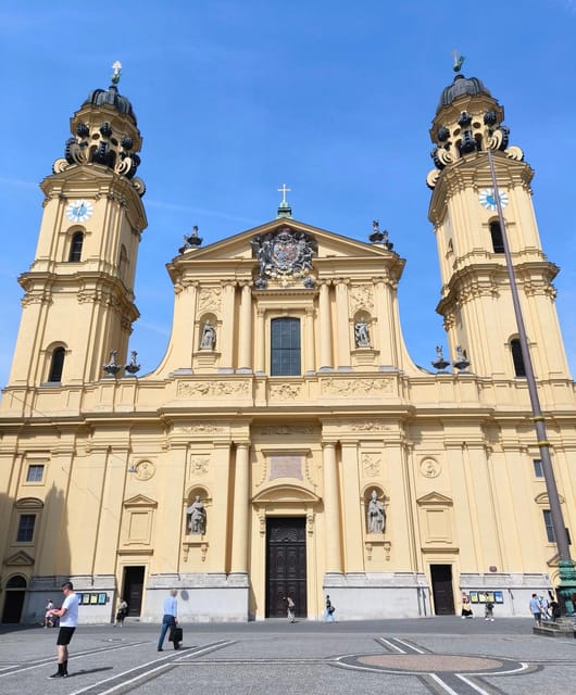 Munich: Walking tour of the old town with all your senses - Starting at Marienplatz, New Town Hall Carillon Tower