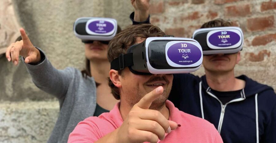 Munich: Walking Tour Old Town 3D VR Tour in GERMAN - Marienplatz time travel, 1570 on the west side