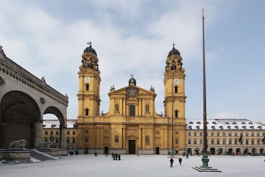 Munich: Walking Tour Old Town and Viktualienmarkt - How to get the most from 1.5 hours in the old town