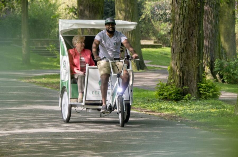 Münster: Private Guided Rickshaw City Tour - Price and value at $33 per person for a private guide