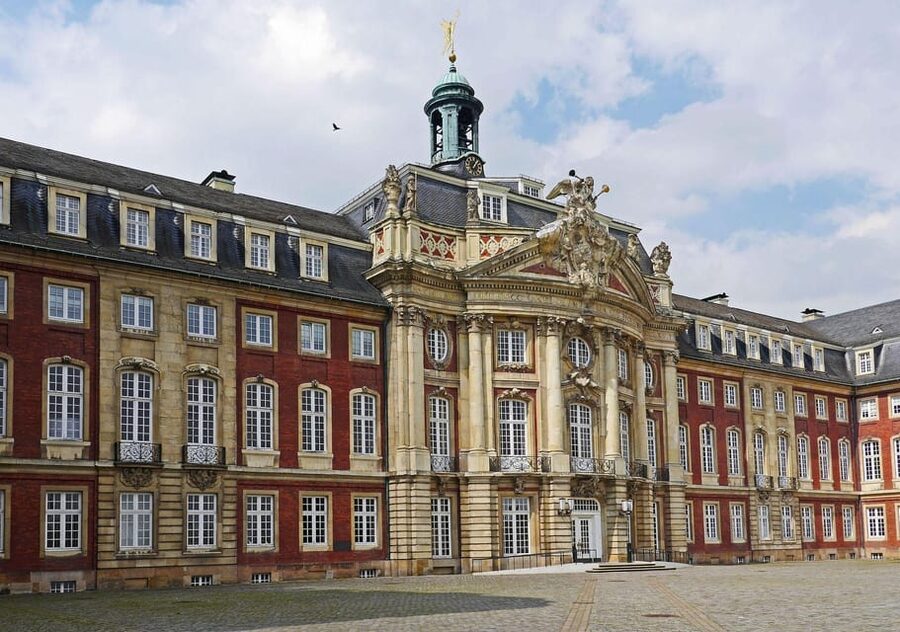 Münster Private Guided Walking Tour - Value, pace, and how a private group works for up to 15 people