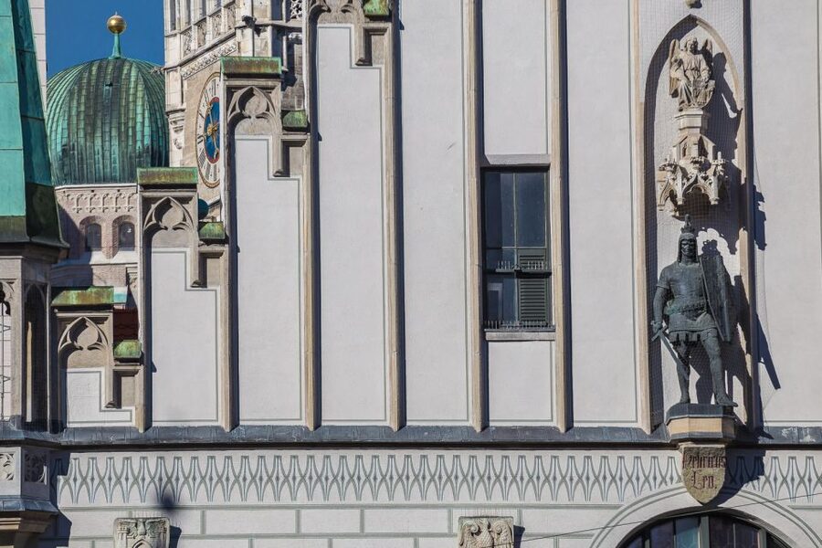 Mystic Munich - Sagas and Legends of the Old Town - Old Town Hall and Marienplatz: The Stage for Every Story