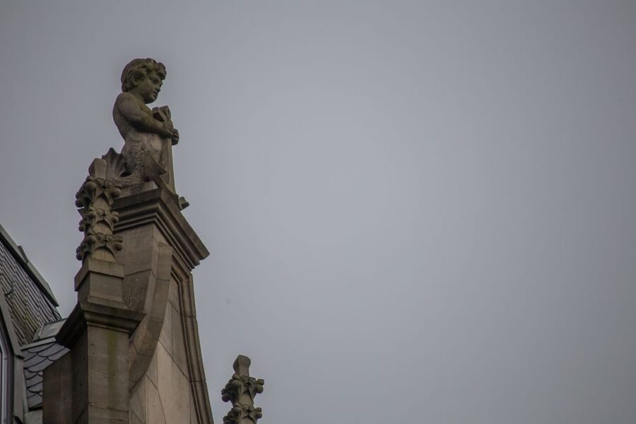 Mystical Hamburg - Walking Tour in German - Oldest traces in the cityscape, even when you cannot name them